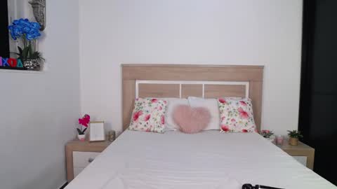 Snapshot of aylin_ross chatting on 11-03-25, 08:32 Aylin Ross online show from 11-03-25, 08:32