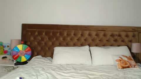 Aylin online show from 01-06-25, 04:04