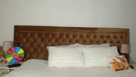 Aylin online show from 02-23-25, 01:57