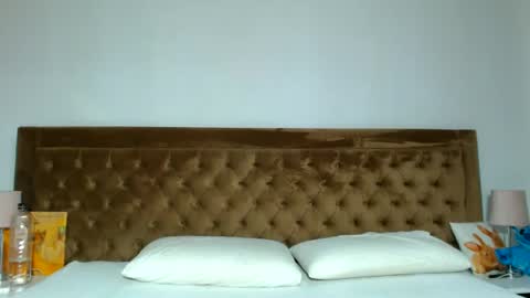 Snapshot of aylinhoney chatting on 06-15-26, 05:09 Aylin online show from 06-15-26, 05:09