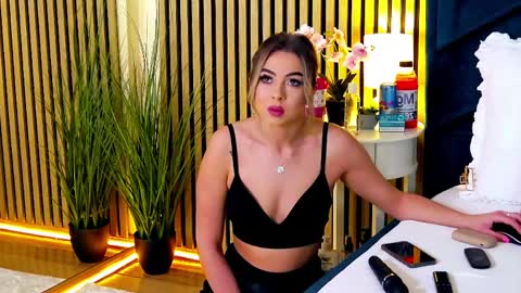Snapshot of aylinrosee chatting on 05-08-26, 02:50 AylinRosee online show from 05-08-26, 02:50