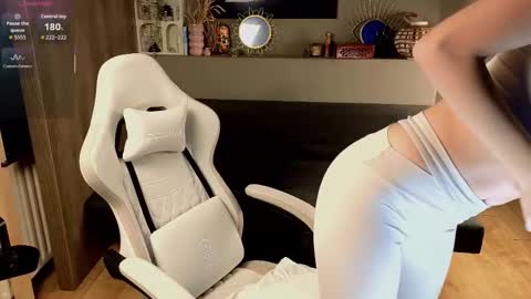 Snapshot of ayreenmoore chatting on 09-18-25, 07:16 Ayreen Moore online show from 09-18-25, 07:16