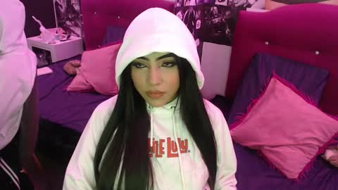 Snapshot of aysel_27 chatting on 11-18-25, 11:37 Aysel online show from 11-18-25, 11:37