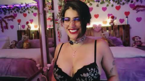 Snapshot of azaharnoor chatting on 06-21-26, 11:29 Azahar online show from 06-21-26, 11:29