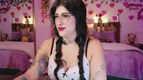 Snapshot of azaharnoor chatting on 07-19-26, 11:41 Azahar online show from 07-19-26, 11:41
