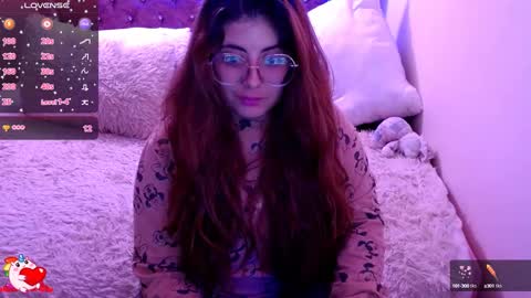 Snapshot of azamy_12 chatting on 01-04-25, 11:17 Amanda online show from 01-04-25, 11:17