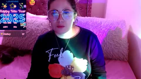 Snapshot of azamy_12 chatting on 01-08-25, 04:02 Amanda online show from 01-08-25, 04:02