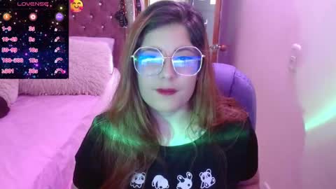 Snapshot of azamy_12 chatting on 01-16-25, 07:52 Amanda online show from 01-16-25, 07:52