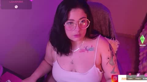 Snapshot of azamy_12 chatting on 09-21-25, 05:53 Amanda online show from 09-21-25, 05:53