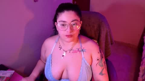 Snapshot of azamy_12 chatting on 10-05-25, 07:07 Amanda online show from 10-05-25, 07:07