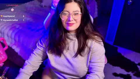Snapshot of azamy_12 chatting on 05-28-26, 04:54 Amanda online show from 05-28-26, 04:54