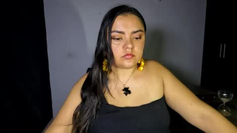 Snapshot of azaraonyx chatting on 05-19-26, 06:47 Goddess Azara online show from 05-19-26, 06:47