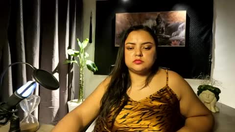 Snapshot of azaraonyx chatting on 05-26-26, 04:14 Goddess Azara online show from 05-26-26, 04:14