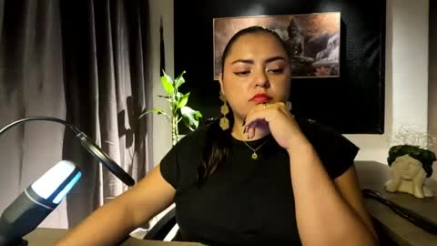 Snapshot of azaraonyx chatting on 05-27-26, 06:27 Goddess Azara online show from 05-27-26, 06:27