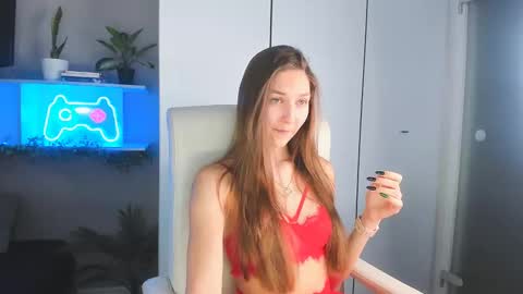Snapshot of azeliaclark chatting on 03-07-25, 10:56 Sofia online show from 03-07-25, 10:56