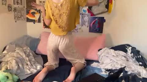 Snapshot of azeraika chatting on 12-02-25, 05:08 Azerai online show from 12-02-25, 05:08