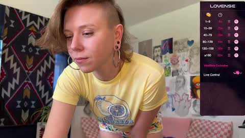Snapshot of azeraika chatting on 04-27-26, 04:05 Azerai online show from 04-27-26, 04:05