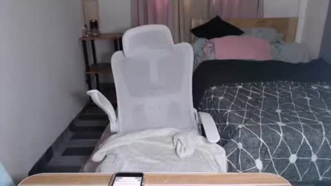 Snapshot of azianalina chatting on 11-09-25, 03:27 Lina online show from 11-09-25, 03:27