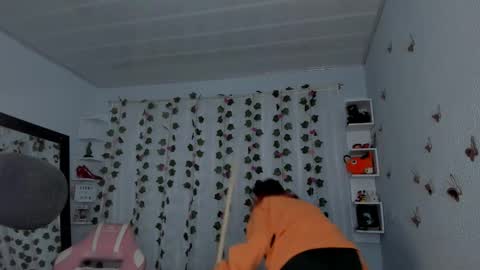 Snapshot of azumi_saan chatting on 10-16-25, 02:56 azumi saan online show from 10-16-25, 02:56