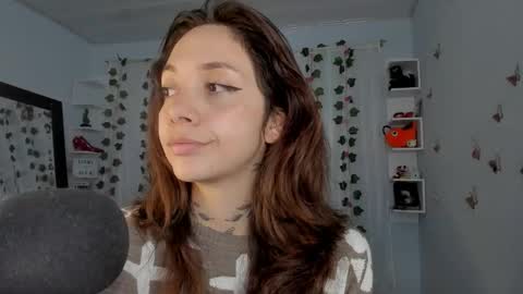 azumi saan online show from 11-09-25, 02:32