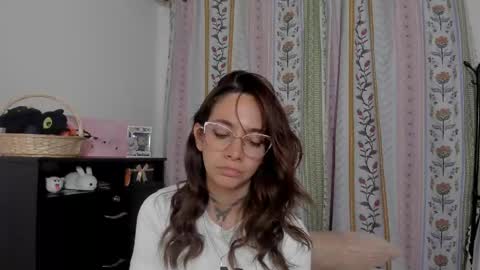 Snapshot of azumi_saan chatting on 05-18-26, 01:35 azumi saan online show from 05-18-26, 01:35