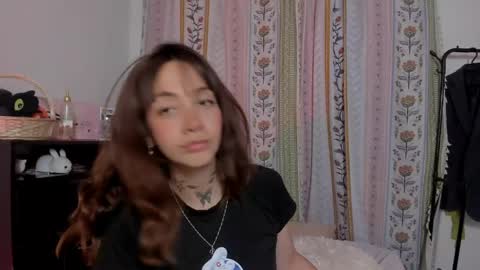Snapshot of azumi_saan chatting on 05-27-26, 02:19 azumi saan online show from 05-27-26, 02:19