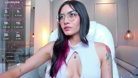 Azura online show from 11-20-25, 08:52