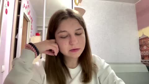 Snapshot of azzieheberly chatting on 07-13-26, 06:22 Niki online show from 07-13-26, 06:22