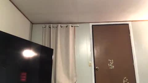 Snapshot of b00tyh0l3l0vin69 chatting on 01-16-26, 04:27 Htwnswangngape online show from 01-16-26, 04:27