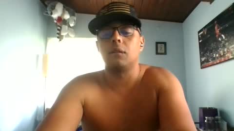 Snapshot of b0urb0n7 chatting on 10-16-25, 05:36 Bourbon online show from 10-16-25, 05:36