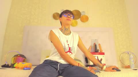 Snapshot of b3k_afrodict chatting on 09-15-25, 07:36 Anny online show from 09-15-25, 07:36