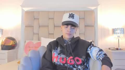 Snapshot of b3k_afrodict chatting on 10-15-25, 11:54 Anny online show from 10-15-25, 11:54