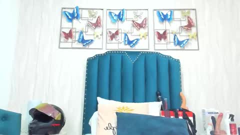 Snapshot of b3k_afrodict chatting on 11-09-25, 04:00 Anny online show from 11-09-25, 04:00