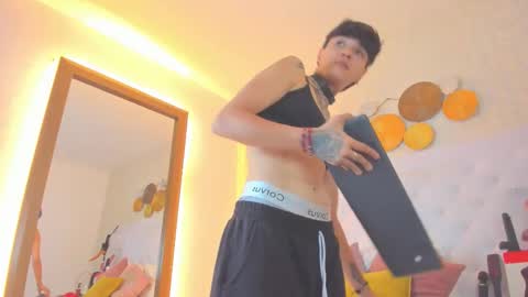 Snapshot of b3k_afrodict chatting on 11-13-25, 04:22 Anny online show from 11-13-25, 04:22