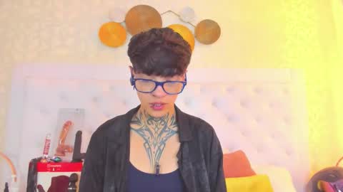 Snapshot of b3k_afrodict chatting on 11-16-25, 02:17 Anny online show from 11-16-25, 02:17