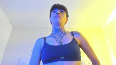 Snapshot of b3k_afrodict chatting on 11-23-25, 03:39 Anny online show from 11-23-25, 03:39