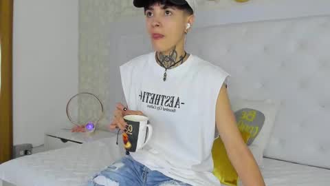 Anny online show from 02-25-26, 03:49