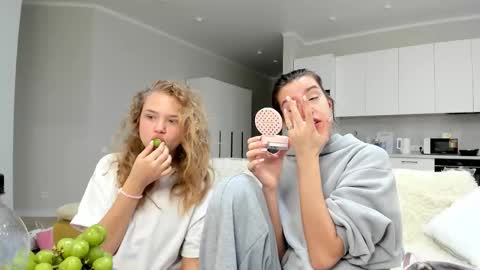 Monica online show from 10-25-25, 01:02