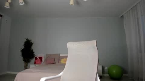 Monica online show from 11-13-25, 01:04