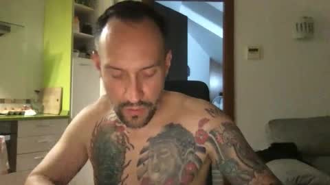 Snapshot of babakeror chatting on 06-10-26, 11:03 BKR online show from 06-10-26, 11:03
