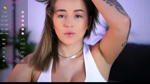 Snapshot of babbyaisha chatting on 09-14-25, 06:40 Inna online show from 09-14-25, 06:40