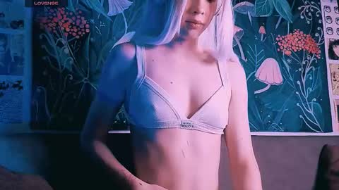 Snapshot of babe_moister chatting on 09-16-25, 07:53 babe_moister online show from 09-16-25, 07:53