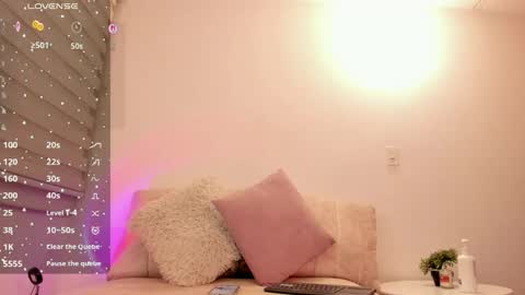 Snapshot of babe_sophiee1 chatting on 05-21-26, 05:25 babe_sophiee1 online show from 05-21-26, 05:25