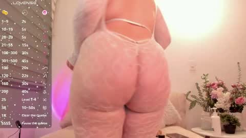 Snapshot of babe_sophiee1 chatting on 05-30-26, 05:15 babe_sophiee1 online show from 05-30-26, 05:15