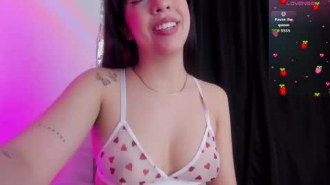 Snapshot of babeblair chatting on 10-06-25, 05:54 Queen B online show from 10-06-25, 05:54