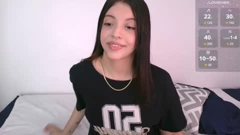 Snapshot of babeblair chatting on 05-29-26, 02:20 Queen B online show from 05-29-26, 02:20