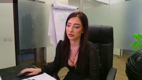 Olivia and Lexi online show from 01-20-25, 08:40