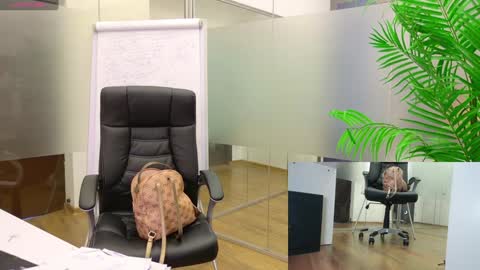 Olivia and Lexi online show from 03-10-25, 08:15