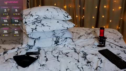 Snapshot of babespace chatting on 12-22-24, 08:03 Lina online show from 12-22-24, 08:03