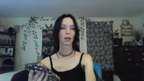 Fern Browning online show from 09-17-25, 03:57